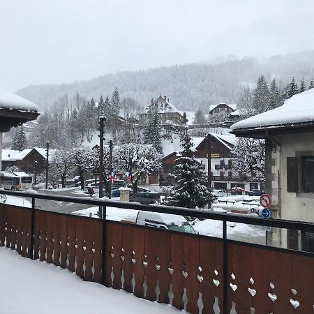 Place Eglise 2 모르진 외부 사진